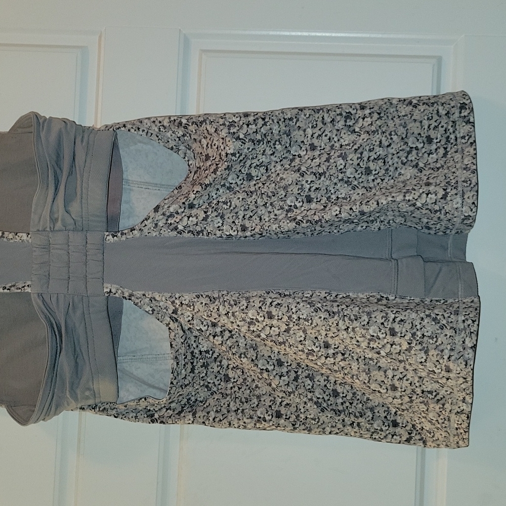 Lululemon Tank - Picture 5 of 9